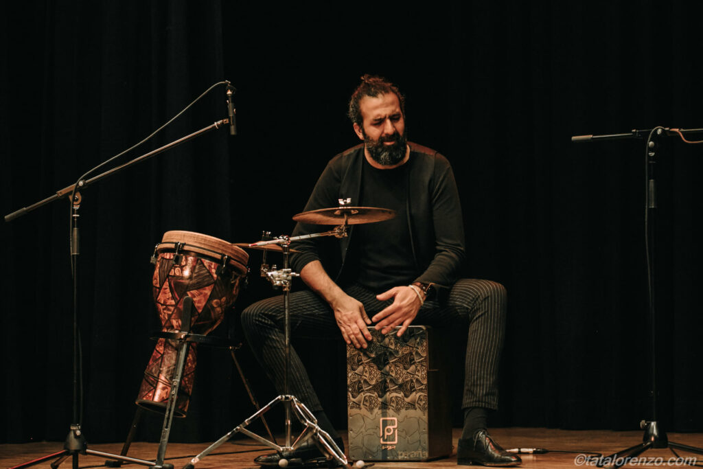 Cajon lernen mit German Papu Gigena von Entre dos Copas